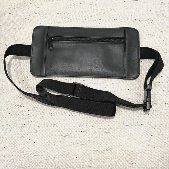 Supreme - Leather Waist/Shoulder Pouch (June 2019. Week 15) - Black - Picture 2 of 6
